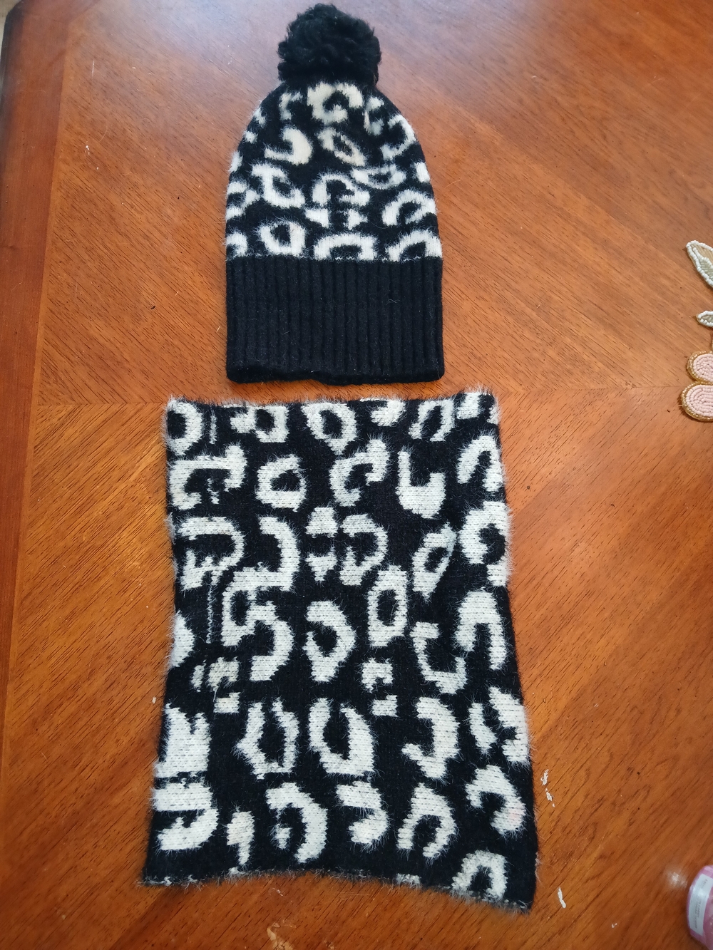 Kids Black & White Leopard Knit Beanie and Neck Warmer Set
